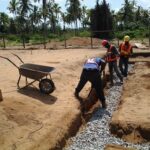 image: digging trench at Ahobre