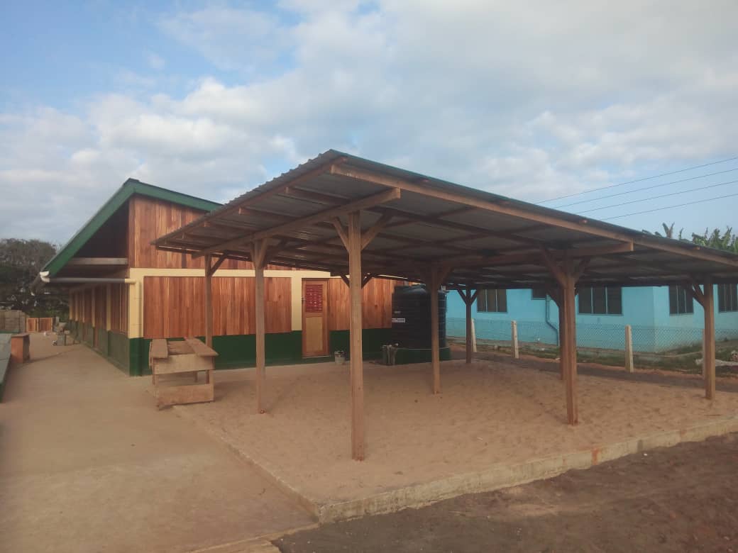 Finishing touches at Krisan-Sanzule & Punpunie Model Kindergartens