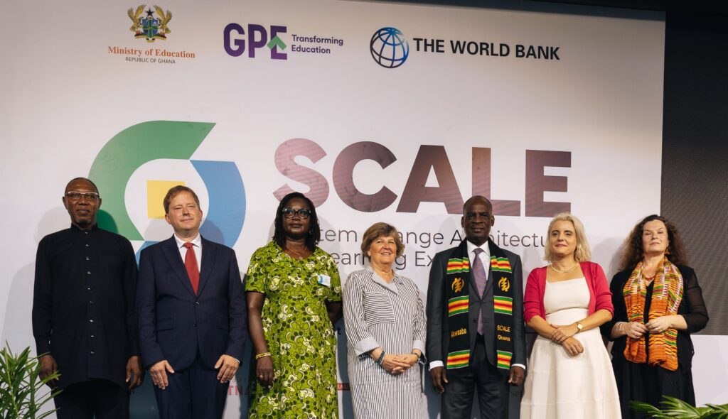 scale partnership group photo